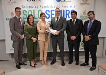 Deputada Joana Darc destaca importância da regularização fundiária em evento que beneficiou 600 famílias em Manaus