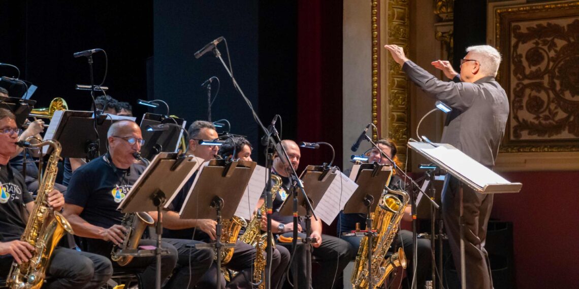 Teatro da Instalação celebra 24 anos com show gratuito da Amazonas Band