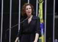 STF tem maioria para condenar Carla Zambelli a 10 anos de prisão e à perda do mandato