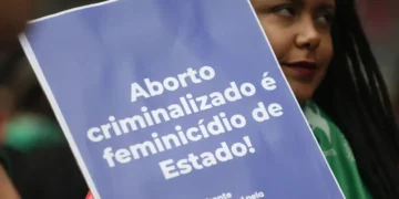 Gravidez infantil atinge quase 14 mil meninas em 2023; só 1% teve acesso ao aborto legal no Brasil
