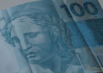 Governo congela R$ 31,3 bi do Orçamento de 2025