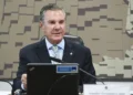 Fernando Collor deixa presídio e passa a cumprir pena em casa por decisão do STF