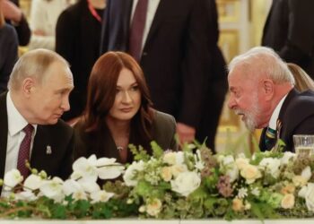 Na Rússia, Lula celebra 80 anos da vitória contra o nazismo