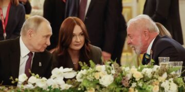 Na Rússia, Lula celebra 80 anos da vitória contra o nazismo