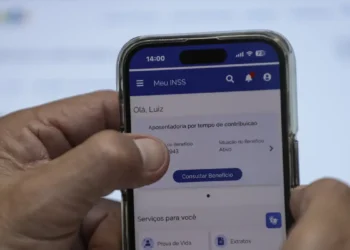 Aposentados e pensionistas do INSS já podem pedir devolução de descontos indevidos