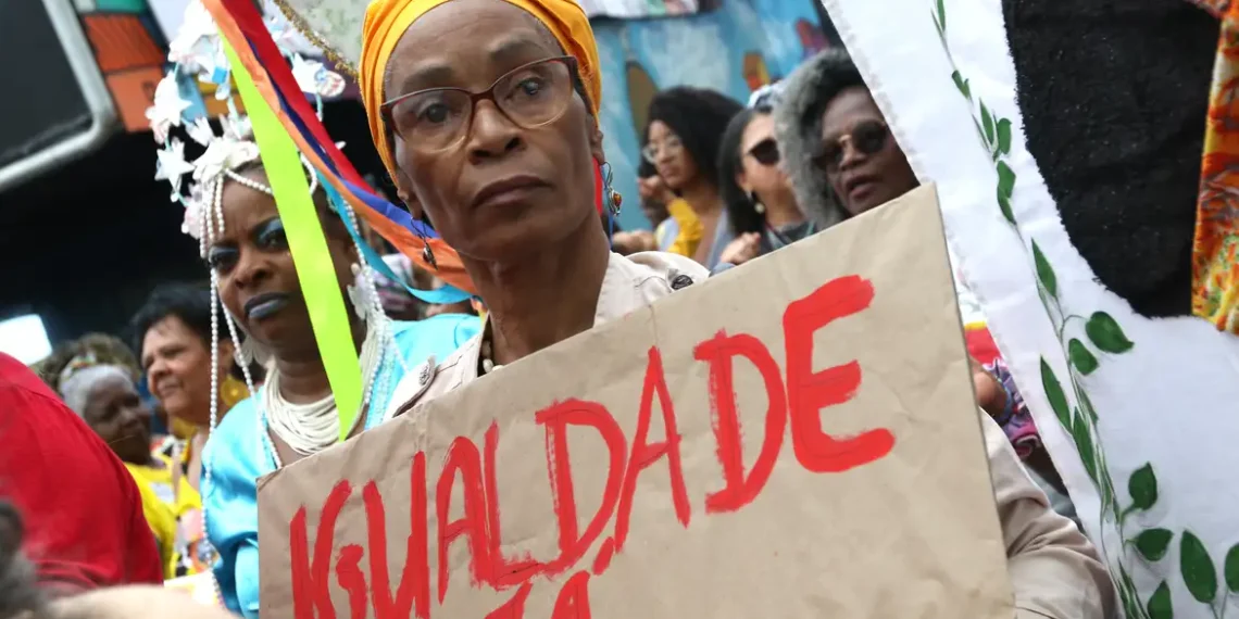 Pesquisa revela que 84% da população preta já sofreu discriminação racial no Brasil