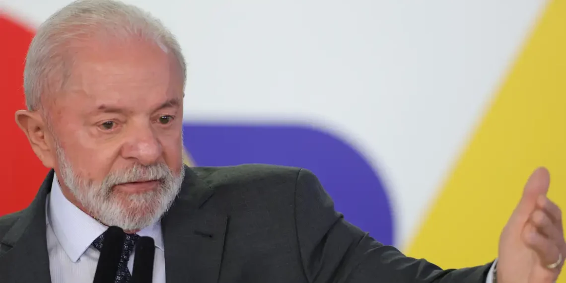 Aprovação do governo Lula se mantém estável, mas desaprovação entre católicos e beneficiários do Bolsa Família cresce