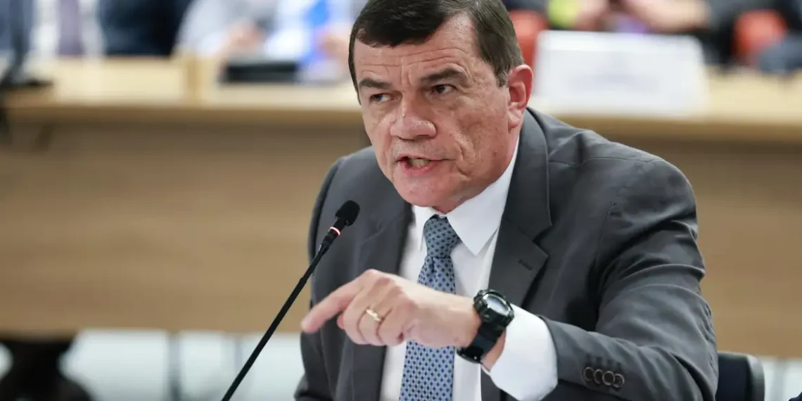 Ex-ministro da Defesa diz que alertou Bolsonaro sobre gravidade de medidas golpistas