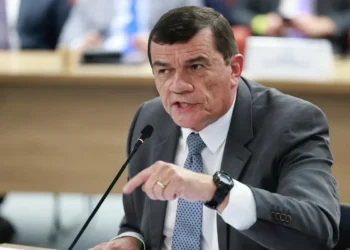 Ex-ministro da Defesa diz que alertou Bolsonaro sobre gravidade de medidas golpistas