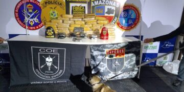 Cão farejador ajuda PM a apreender 40 kg de cocaína