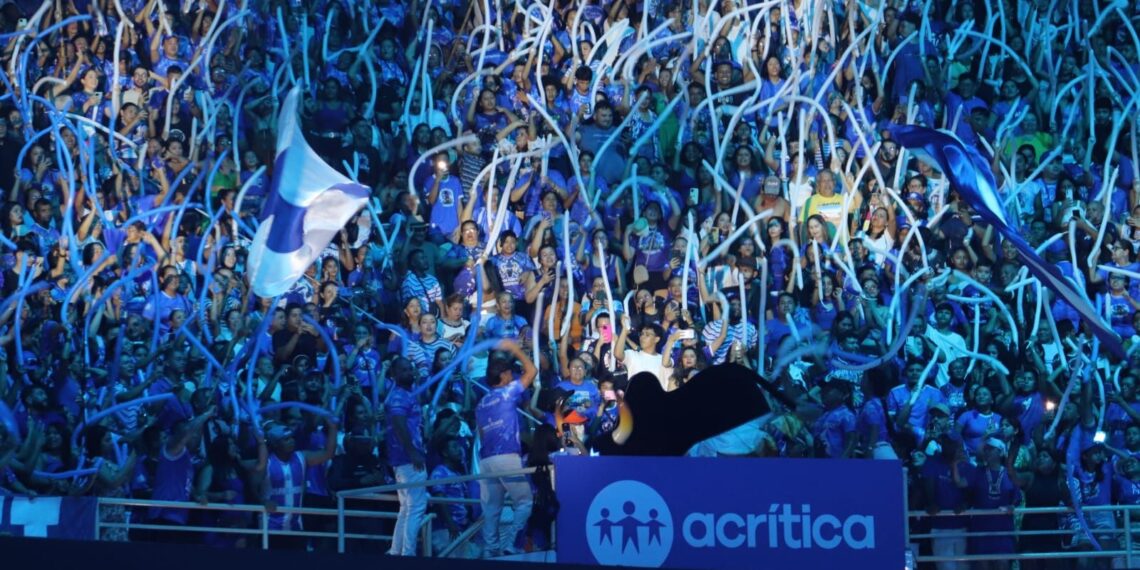 Caprichoso emociona torcedores em último ensaio técnico com espetáculo vibrante no Bumbódromo