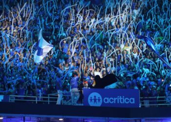 Caprichoso emociona torcedores em último ensaio técnico com espetáculo vibrante no Bumbódromo