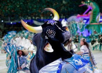 Boi Caprichoso abre a segunda noite e celebra a retomada das tradições