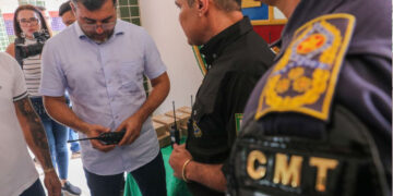 Wilson Lima implanta sistema de radiocomunicação digital para polícias em Itacoatiara