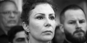 Condenada pelo STF, deputada Carla Zambelli deixa o Brasil e anuncia que vai morar na Europa