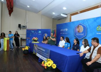 Itacoatiara apresenta boas práticas na proteção infantil durante encontro regional do Selo UNICEF, em Parintins
