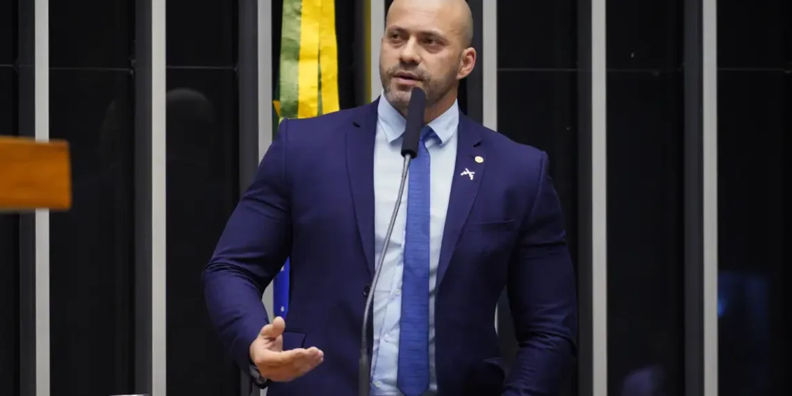Alexandre de Moraes determina perícia médica oficial em Daniel Silveira