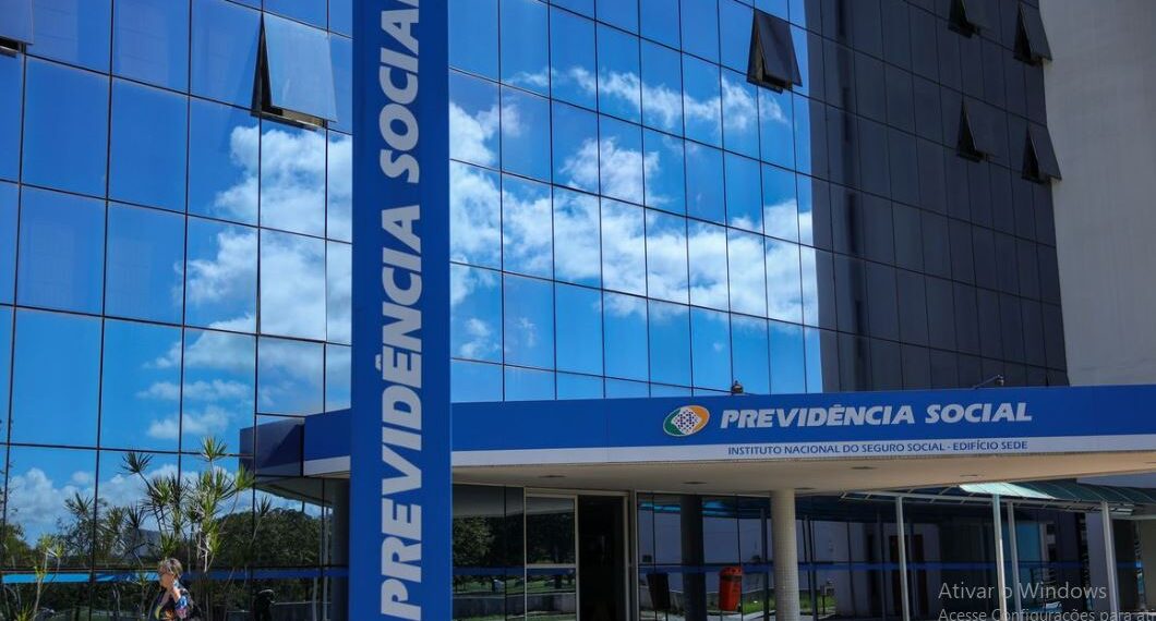 Justiça bloqueia R$ 23,8 milhões de suspeitos de fraude contra INSS