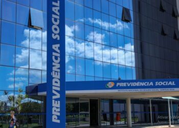 Justiça bloqueia R$ 23,8 milhões de suspeitos de fraude contra INSS