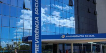 Justiça bloqueia R$ 23,8 milhões de suspeitos de fraude contra INSS
