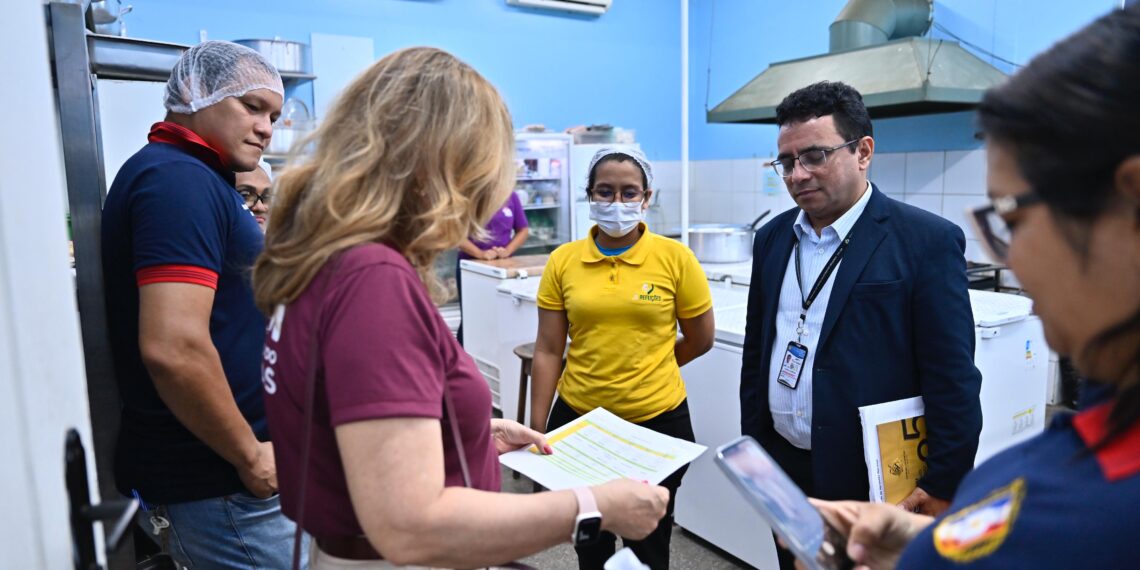 TCE-AM e MP-AM inspecionam escolas públicas de Manaus para checar saneamento e acesso à água potável