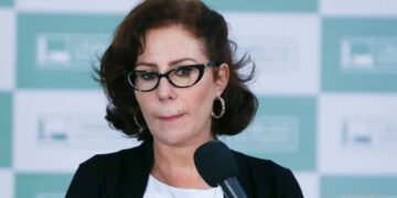 Rede X recorre ao STF contra suspensão de perfis de Carla Zambelli