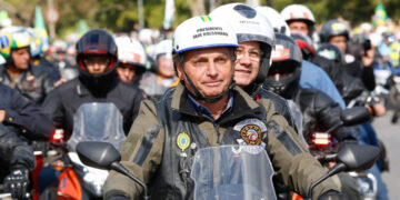 Bolsonaro confirma presença em motociata em Brasília, mas sem pilotar moto