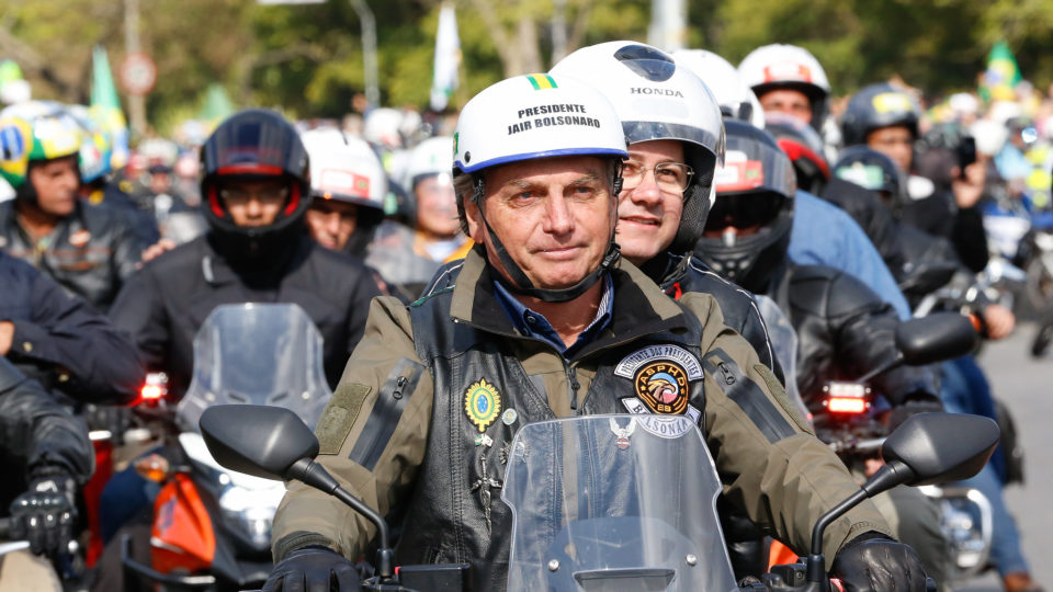 Bolsonaro confirma presença em motociata em Brasília, mas sem pilotar moto