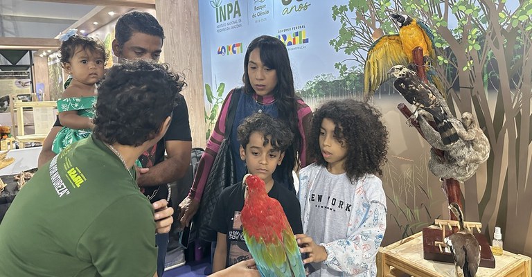 Animais taxidermizados do Inpa encantam visitantes na 77ª SBPC em Pernambuco