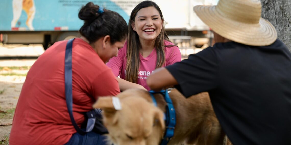 Joana Darc celebra mais de 800 castrações de animais em Iranduba com o Castramóvel