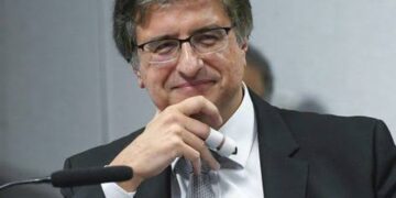 PGR pede ao STF condenação de Bolsonaro por tentativa de golpe e liderança de organização criminosa