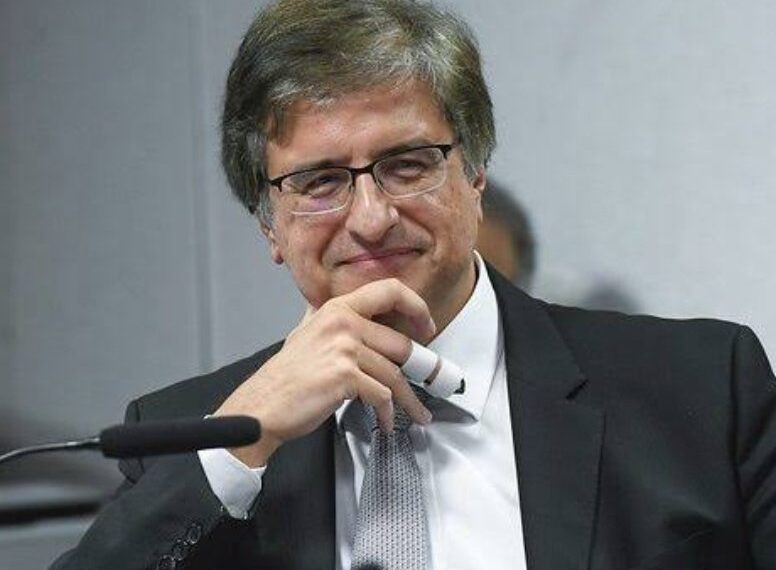 PGR pede ao STF condenação de Bolsonaro por tentativa de golpe e liderança de organização criminosa