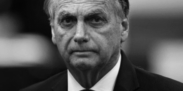 Bolsonaro descarta deixar o Brasil e diz ser alvo de tentativa de ‘eliminação’