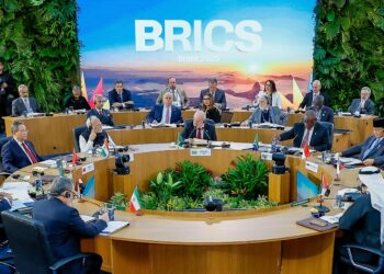 Brics defende interesses de Irã e Rússia, mas evita embate direto com EUA