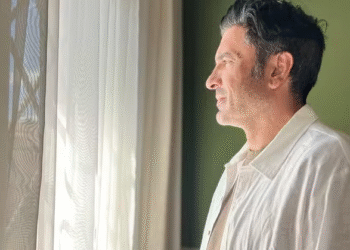 RedeTV! dá mais detalhes de cirurgia e estado de saúde do apresentador Edu Guedes