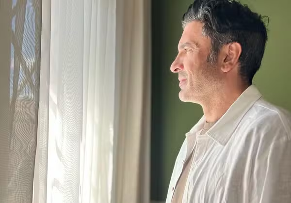 RedeTV! dá mais detalhes de cirurgia e estado de saúde do apresentador Edu Guedes