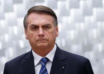 Bolsonaro é alvo da PF e terá que usar tornozeleira eletrônica por decisão de Moraes