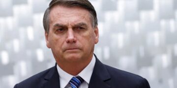 Bolsonaro é alvo da PF e terá que usar tornozeleira eletrônica por decisão de Moraes