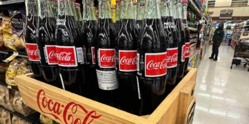Coca-Cola anuncia versão com açúcar de cana nos EUA após pressão de Trump