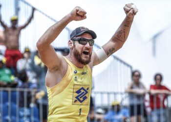 Lenda do vôlei de praia, Alison “Mamute” anuncia aposentadoria para o fim da temporada 2025