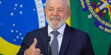 Aprovação de Lula supera desaprovação pela primeira vez em 2025, aponta AtlasIntel/Bloomberg