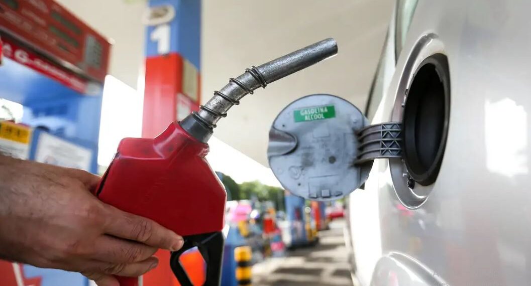 Governo prevê queda de preço se petróleo mantiver cotação