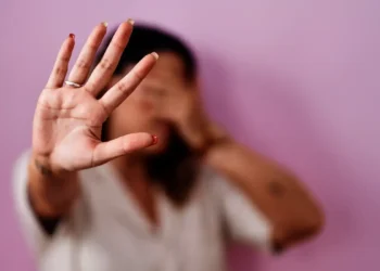 Nova lei elimina atenuantes e reduz prescrição para crimes sexuais contra mulheres