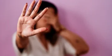 Nova lei elimina atenuantes e reduz prescrição para crimes sexuais contra mulheres
