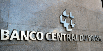 Banco Central suspende mais três instituições financeiras do Pix