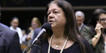 Câmara aprova aumento de pena para uso de inteligência artificial em pornografia infantil