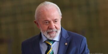 Brasil irá responder a tarifaço dos EUA com legislação, diz governo