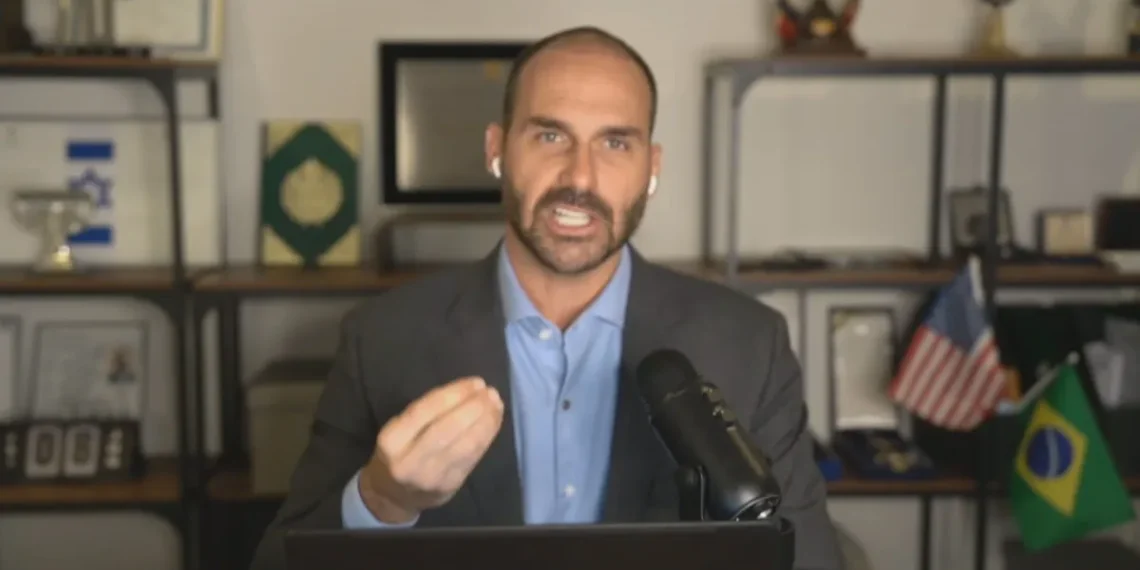 Eduardo Bolsonaro pede para exercer mandato dos EUA e pressiona Câmara