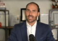 Eduardo Bolsonaro defende sanções contra esposa de Moraes