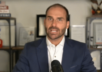 Eduardo Bolsonaro defende sanções contra esposa de Moraes